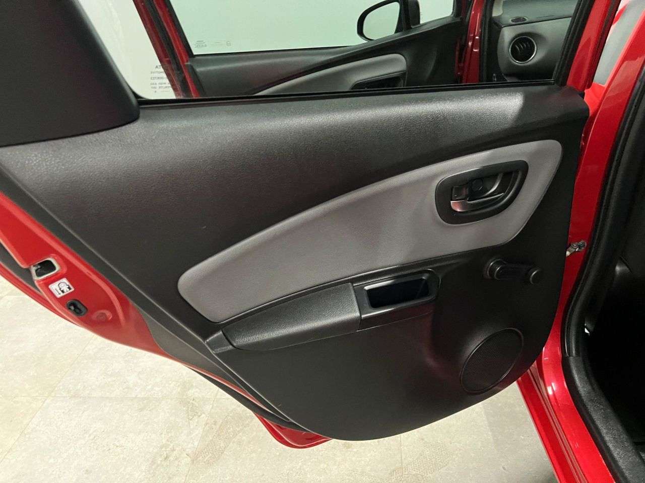 2016 TOYOTA YARIS 2016 TOYOTA YARIS
