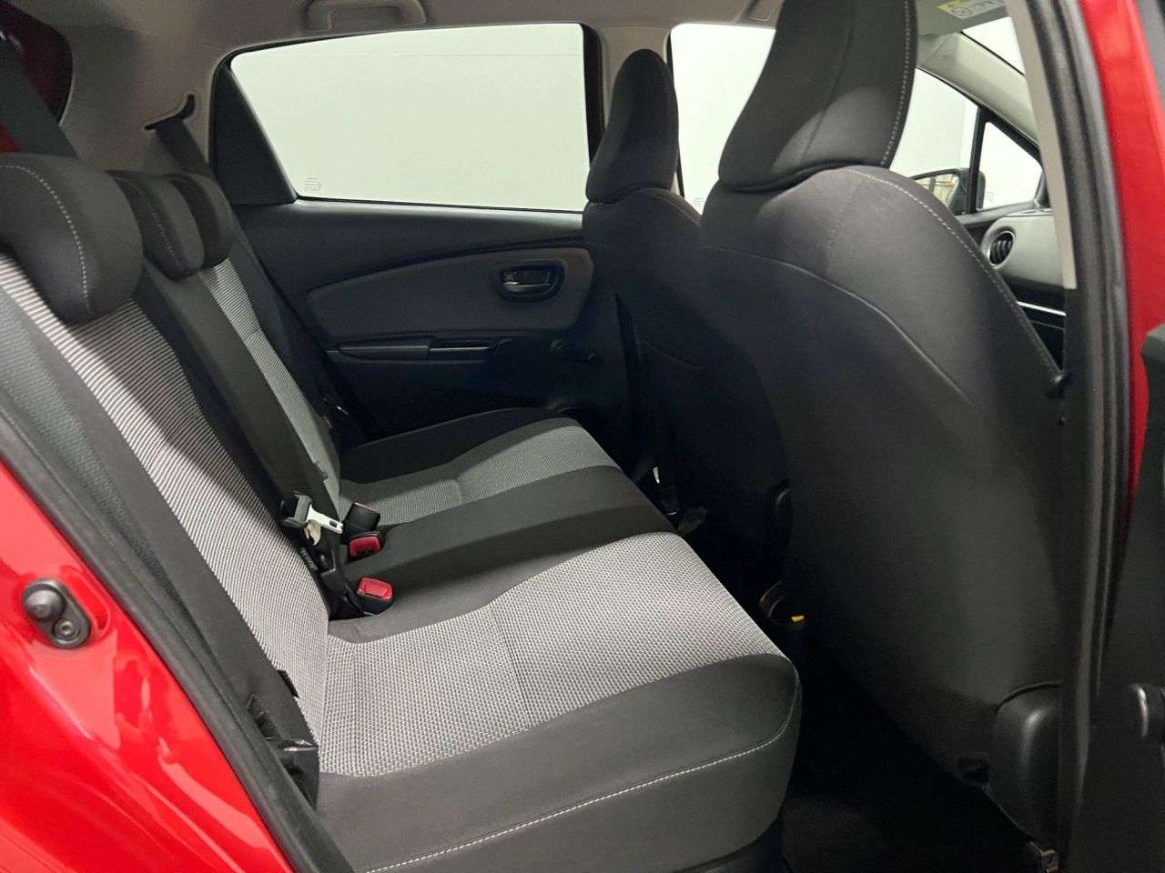 2016 TOYOTA YARIS 2016 TOYOTA YARIS