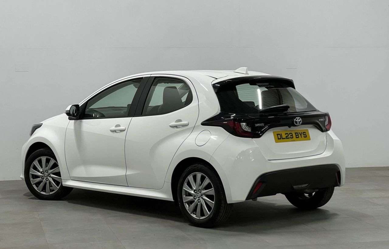 A 2023 TOYOTA YARIS 1.5 VVT-h Icon Hatchback 5dr Petrol Hybrid E-CVT Euro 6 (s/s) (116 ps) Hybr A 2023 TOYOTA YARIS 1.5 VVT-h Icon Hatchback 5dr Petrol Hybrid E-CVT Euro 6 (s/s) (116 ps) Hybr