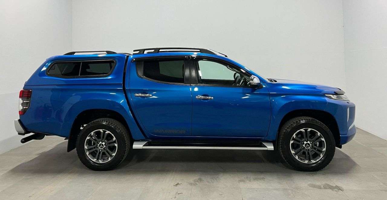 A 2020 MITSUBISHI L200 2.2 DI-D DC Warrior Pickup Double Cab 4dr Diesel Auto 4WD Euro 6 (s/s) (150 A 2020 MITSUBISHI L200 2.2 DI-D DC Warrior Pickup Double Cab 4dr Diesel Auto 4WD Euro 6 (s/s) (150