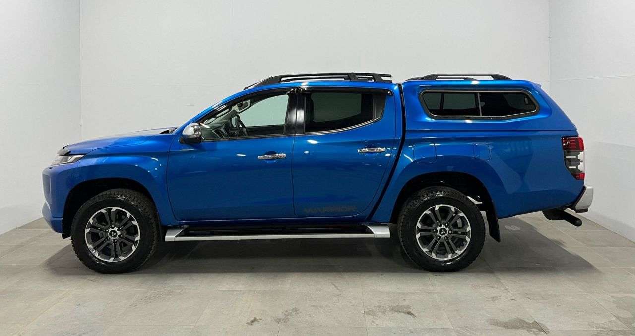 A 2020 MITSUBISHI L200 2.2 DI-D DC Warrior Pickup Double Cab 4dr Diesel Auto 4WD Euro 6 (s/s) (150 A 2020 MITSUBISHI L200 2.2 DI-D DC Warrior Pickup Double Cab 4dr Diesel Auto 4WD Euro 6 (s/s) (150