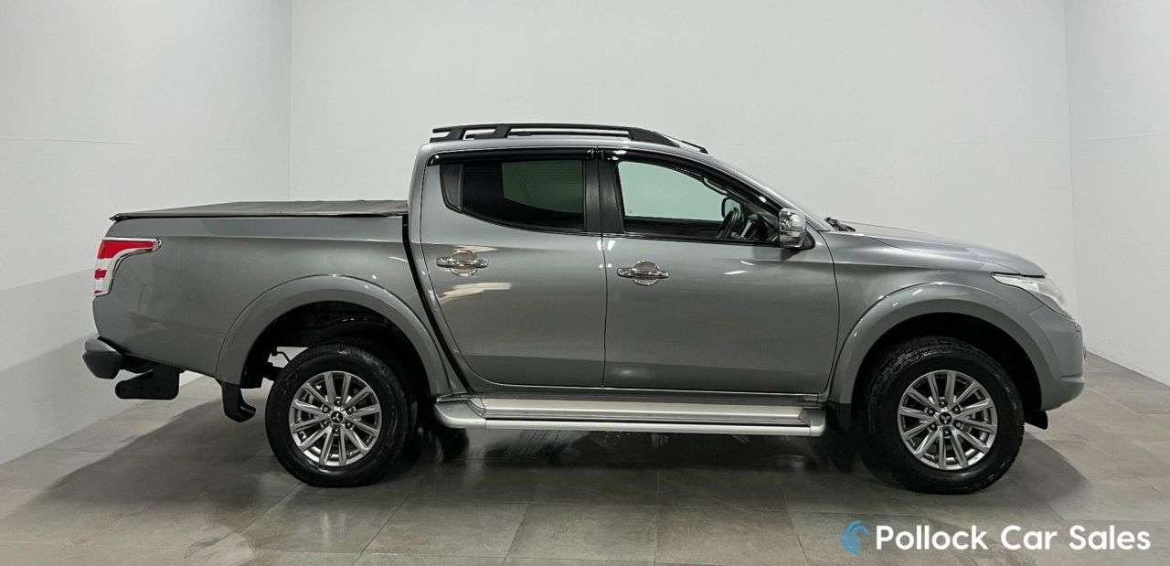 A 2019 MITSUBISHI L200 2.4 DI-D DC Barbarian Pickup Double Cab 4dr Diesel Manual 4WD Euro 6 (178 p A 2019 MITSUBISHI L200 2.4 DI-D DC Barbarian Pickup Double Cab 4dr Diesel Manual 4WD Euro 6 (178 p