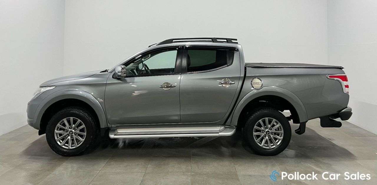 A 2019 MITSUBISHI L200 2.4 DI-D DC Barbarian Pickup Double Cab 4dr Diesel Manual 4WD Euro 6 (178 p A 2019 MITSUBISHI L200 2.4 DI-D DC Barbarian Pickup Double Cab 4dr Diesel Manual 4WD Euro 6 (178 p