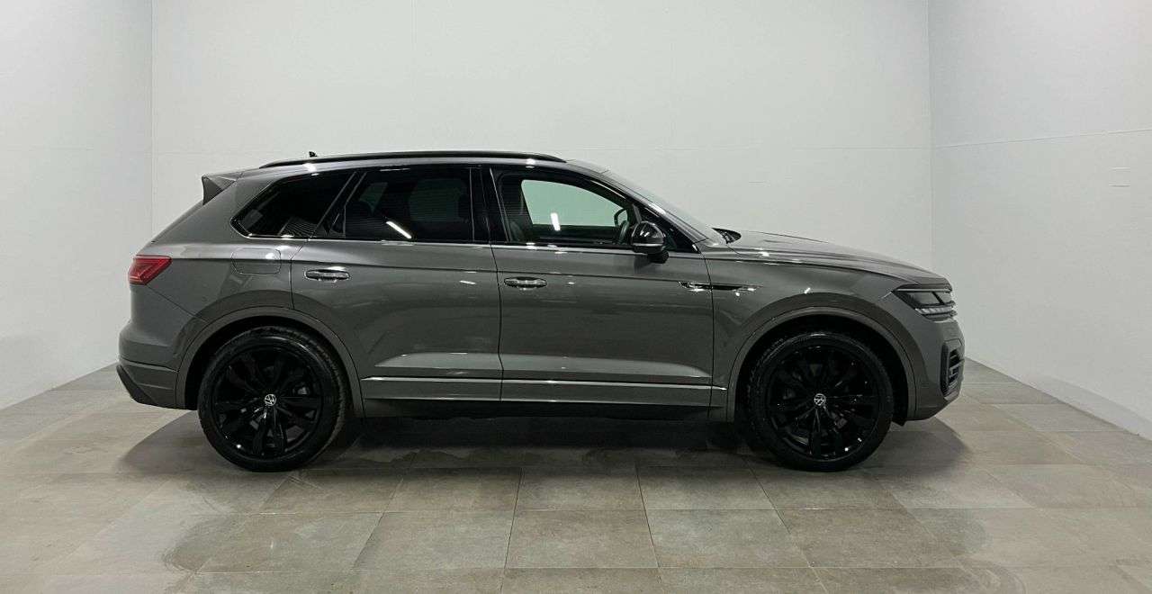 A 2023 VOLKSWAGEN TOUAREG 3.0 TDI V6 Black Edition SUV 5dr Diesel Tiptronic 4Motion Euro 6 (s/s) (231 A 2023 VOLKSWAGEN TOUAREG 3.0 TDI V6 Black Edition SUV 5dr Diesel Tiptronic 4Motion Euro 6 (s/s) (231