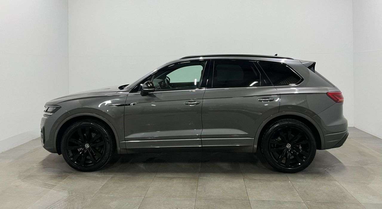 A 2023 VOLKSWAGEN TOUAREG 3.0 TDI V6 Black Edition SUV 5dr Diesel Tiptronic 4Motion Euro 6 (s/s) (231 A 2023 VOLKSWAGEN TOUAREG 3.0 TDI V6 Black Edition SUV 5dr Diesel Tiptronic 4Motion Euro 6 (s/s) (231