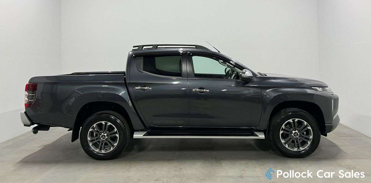 A 2020 MITSUBISHI L200 2.2 DI-D DC Warrior Pickup Double Cab 4dr Diesel Manual 4WD Euro 6 (s/s) (1 A 2020 MITSUBISHI L200 2.2 DI-D DC Warrior Pickup Double Cab 4dr Diesel Manual 4WD Euro 6 (s/s) (1