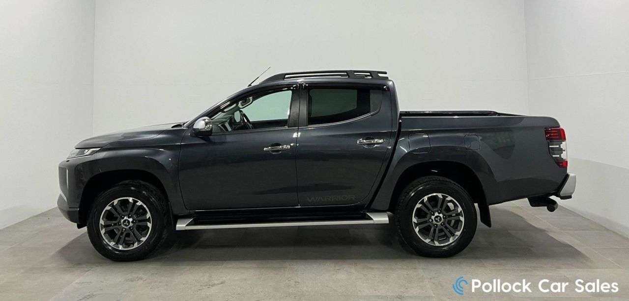 A 2020 MITSUBISHI L200 2.2 DI-D DC Warrior Pickup Double Cab 4dr Diesel Manual 4WD Euro 6 (s/s) (1 A 2020 MITSUBISHI L200 2.2 DI-D DC Warrior Pickup Double Cab 4dr Diesel Manual 4WD Euro 6 (s/s) (1