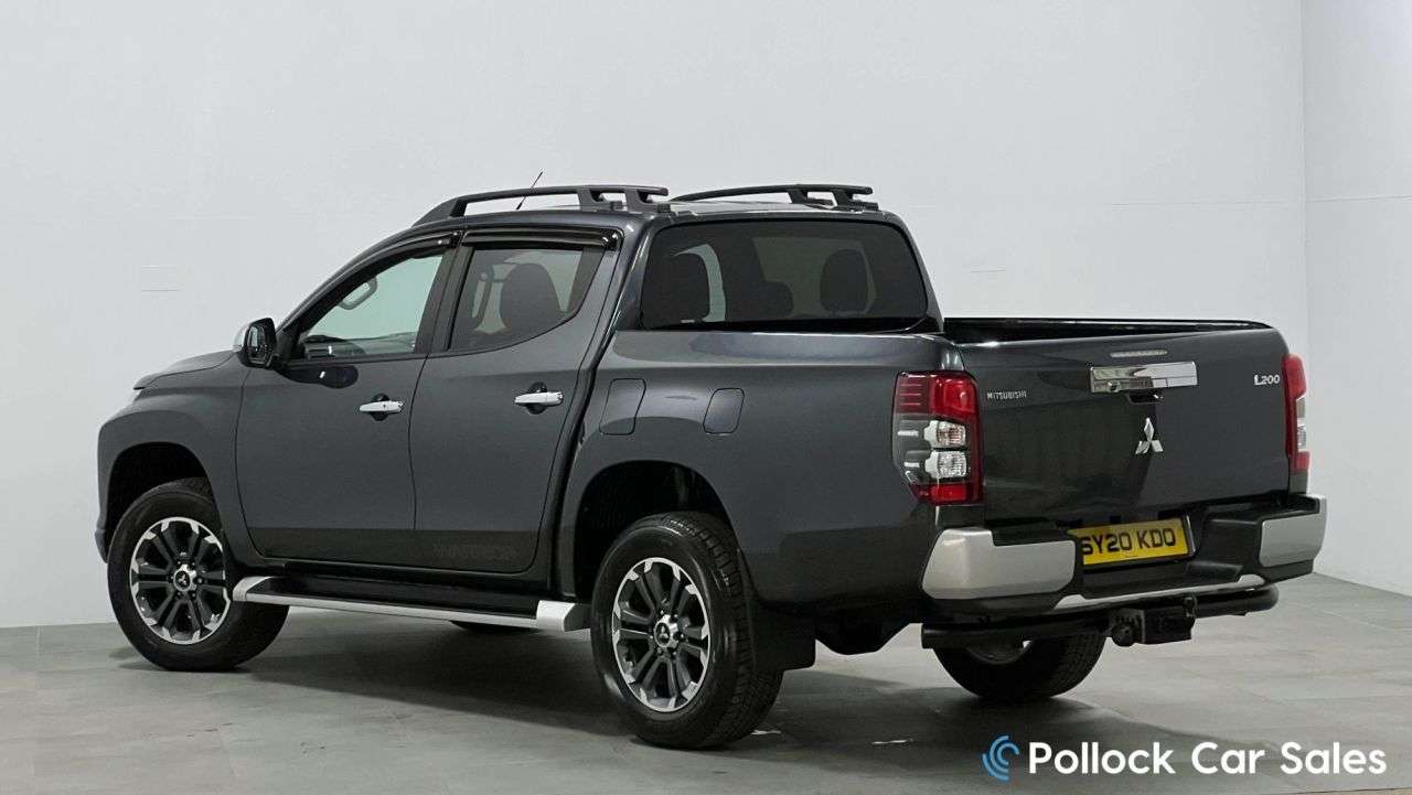 A 2020 MITSUBISHI L200 2.2 DI-D DC Warrior Pickup Double Cab 4dr Diesel Manual 4WD Euro 6 (s/s) (1 A 2020 MITSUBISHI L200 2.2 DI-D DC Warrior Pickup Double Cab 4dr Diesel Manual 4WD Euro 6 (s/s) (1