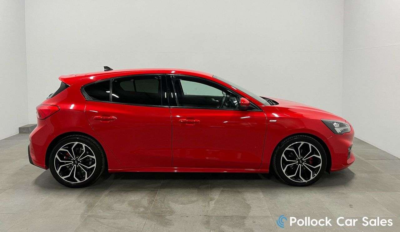 A 2020 FORD FOCUS 1.5 EcoBlue ST-Line X Hatchback 5dr Diesel Manual Euro 6 (s/s) (120 ps) 18" A 2020 FORD FOCUS 1.5 EcoBlue ST-Line X Hatchback 5dr Diesel Manual Euro 6 (s/s) (120 ps) 18"