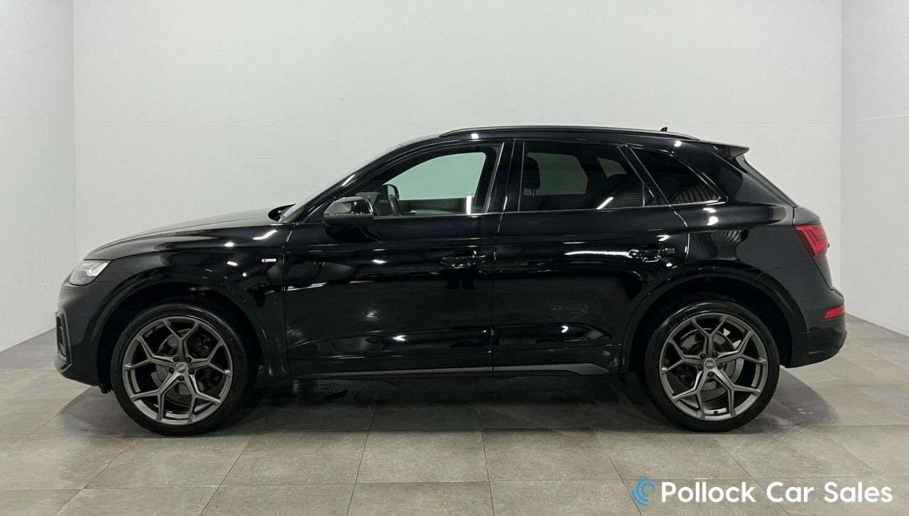 A 2023 AUDI Q5 2.0 TDI 40 S line SUV 5dr Diesel S Tronic quattro Euro 6 (s/s) (204 ps) 21" A 2023 AUDI Q5 2.0 TDI 40 S line SUV 5dr Diesel S Tronic quattro Euro 6 (s/s) (204 ps) 21"