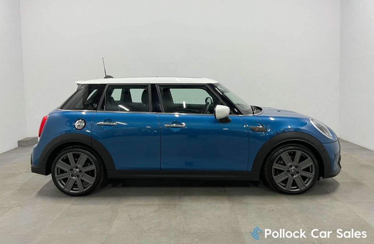 A 2023 MINI HATCH 2.0 Cooper S Exclusive Hatchback 5dr Petrol Steptronic Euro 6 (s/s) (178 ps A 2023 MINI HATCH 2.0 Cooper S Exclusive Hatchback 5dr Petrol Steptronic Euro 6 (s/s) (178 ps