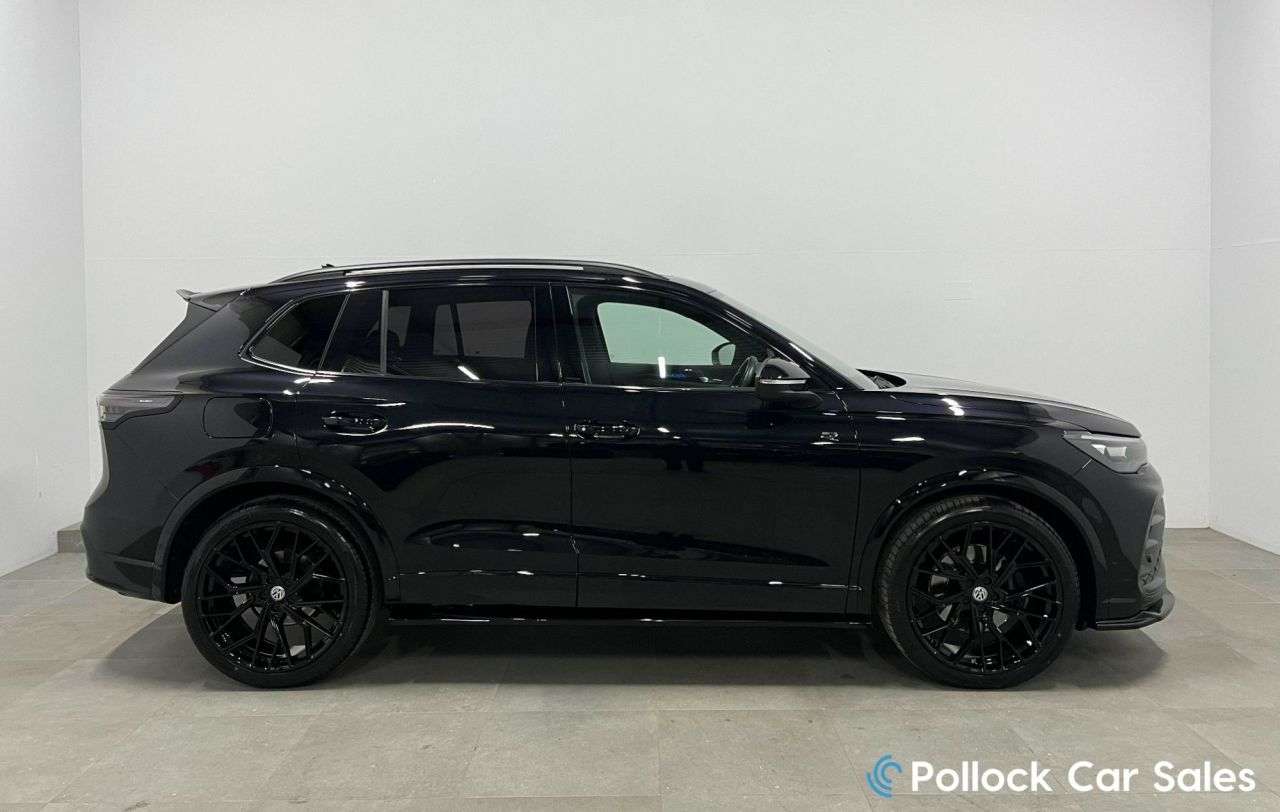 A 2024 VOLKSWAGEN TIGUAN 2.0 TDI R-Line SUV 5dr Diesel DSG Euro 6 (s/s) (150 ps) 21",Panoramic Glass A 2024 VOLKSWAGEN TIGUAN 2.0 TDI R-Line SUV 5dr Diesel DSG Euro 6 (s/s) (150 ps) 21",Panoramic Glass