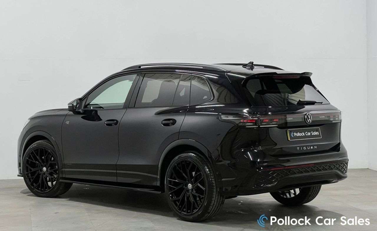 A 2024 VOLKSWAGEN TIGUAN 2.0 TDI R-Line SUV 5dr Diesel DSG Euro 6 (s/s) (150 ps) 21",Panoramic Glass A 2024 VOLKSWAGEN TIGUAN 2.0 TDI R-Line SUV 5dr Diesel DSG Euro 6 (s/s) (150 ps) 21",Panoramic Glass