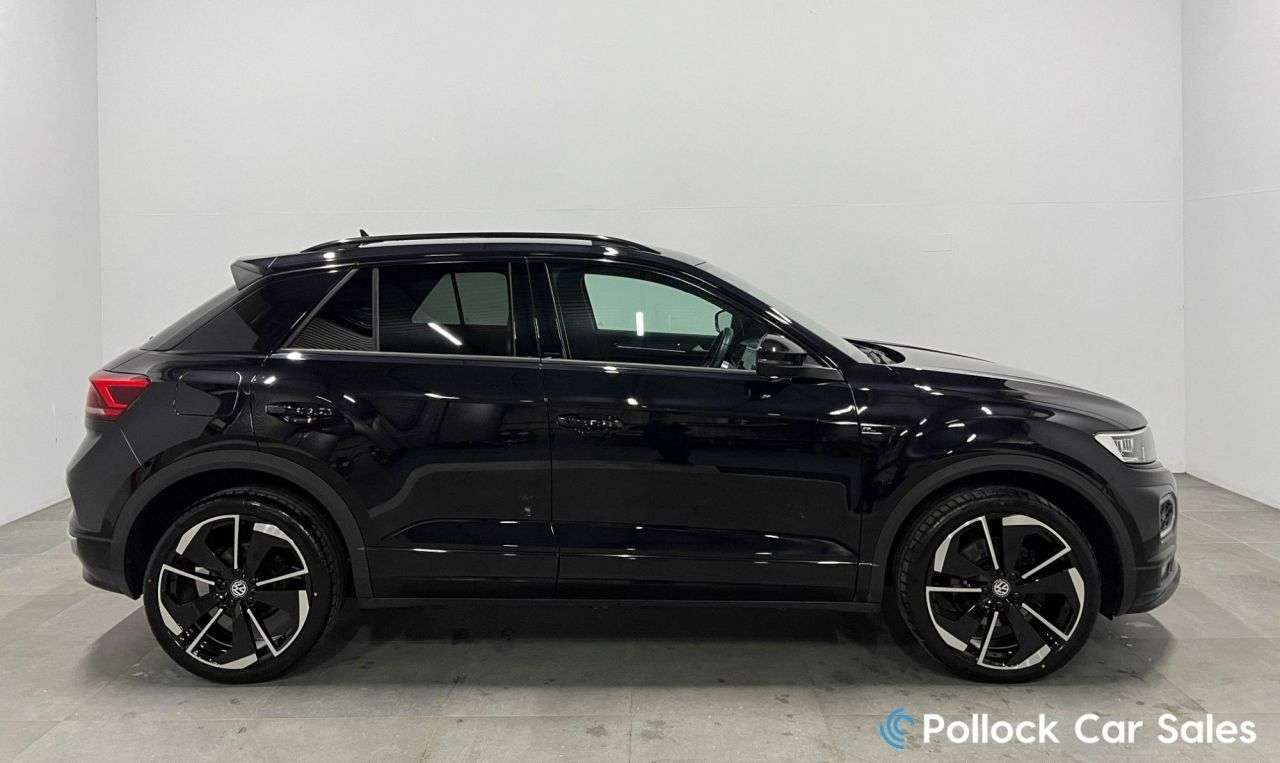 A 2021 VOLKSWAGEN T-ROC 1.5 TSI GPF EVO R-Line SUV 5dr Petrol DSG Euro 6 (s/s) (150 ps) FVWSH, Heat A 2021 VOLKSWAGEN T-ROC 1.5 TSI GPF EVO R-Line SUV 5dr Petrol DSG Euro 6 (s/s) (150 ps) FVWSH, Heat