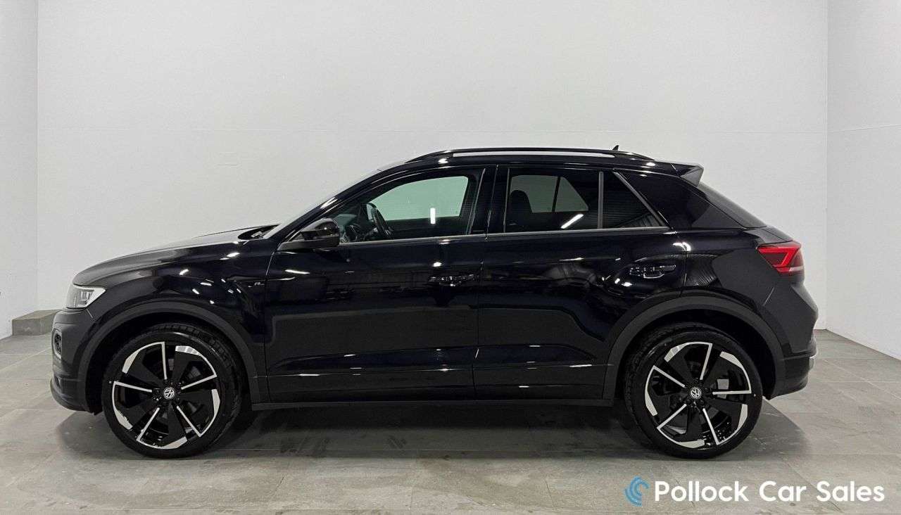 A 2021 VOLKSWAGEN T-ROC 1.5 TSI GPF EVO R-Line SUV 5dr Petrol DSG Euro 6 (s/s) (150 ps) FVWSH, Heat A 2021 VOLKSWAGEN T-ROC 1.5 TSI GPF EVO R-Line SUV 5dr Petrol DSG Euro 6 (s/s) (150 ps) FVWSH, Heat
