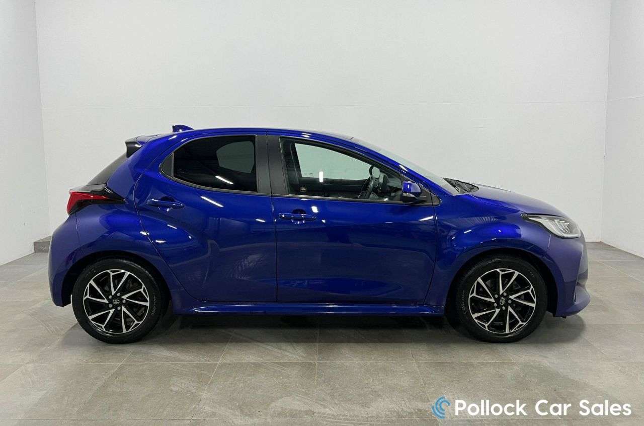 A 2023 TOYOTA YARIS 1.5 VVT-h Design Hatchback 5dr Petrol Hybrid E-CVT Euro 6 (s/s) (116 ps) Fu A 2023 TOYOTA YARIS 1.5 VVT-h Design Hatchback 5dr Petrol Hybrid E-CVT Euro 6 (s/s) (116 ps) Fu