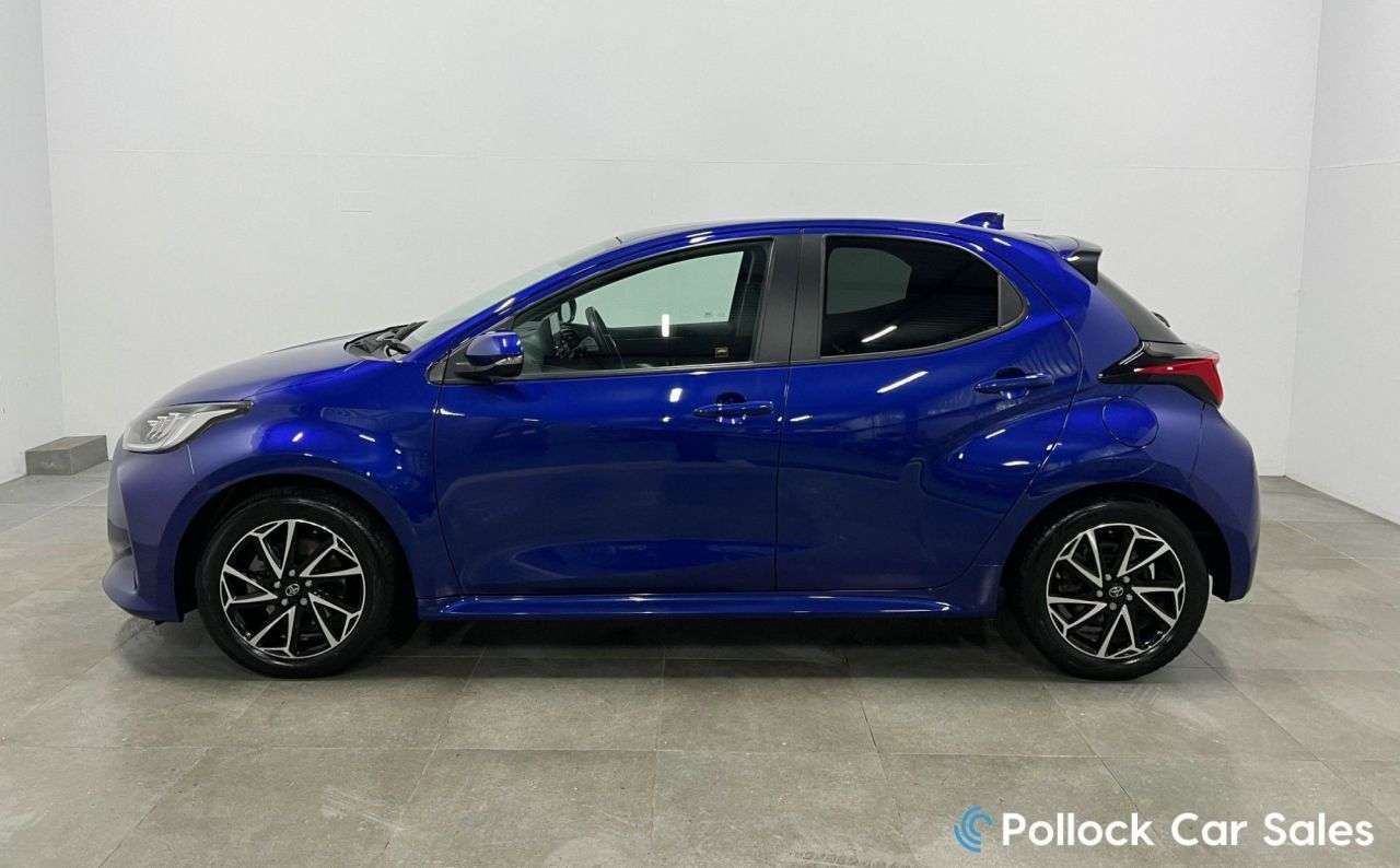 A 2023 TOYOTA YARIS 1.5 VVT-h Design Hatchback 5dr Petrol Hybrid E-CVT Euro 6 (s/s) (116 ps) Fu A 2023 TOYOTA YARIS 1.5 VVT-h Design Hatchback 5dr Petrol Hybrid E-CVT Euro 6 (s/s) (116 ps) Fu