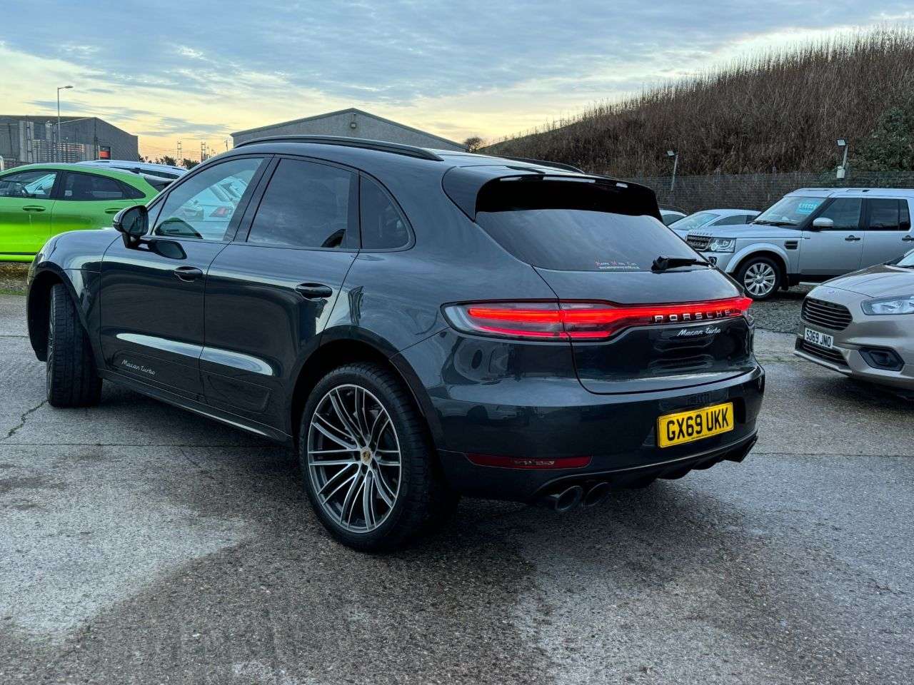 2019 PORSCHE MACAN 2019 PORSCHE MACAN