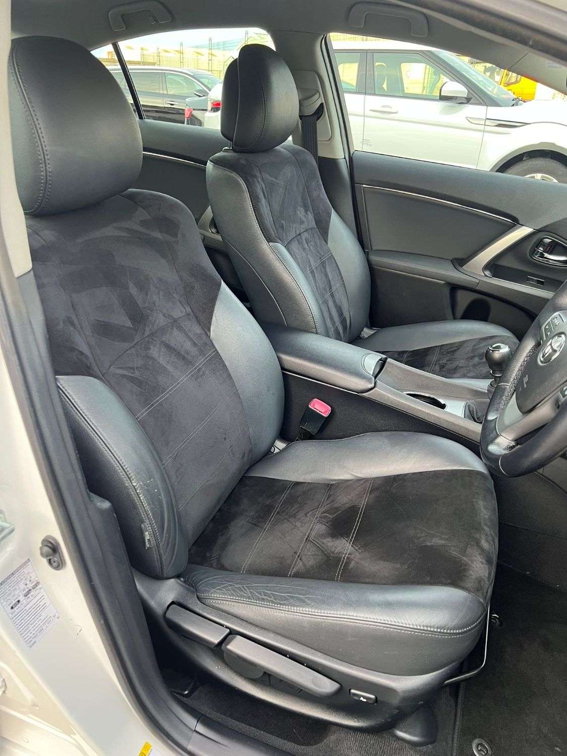 2015 TOYOTA AVENSIS 2015 TOYOTA AVENSIS