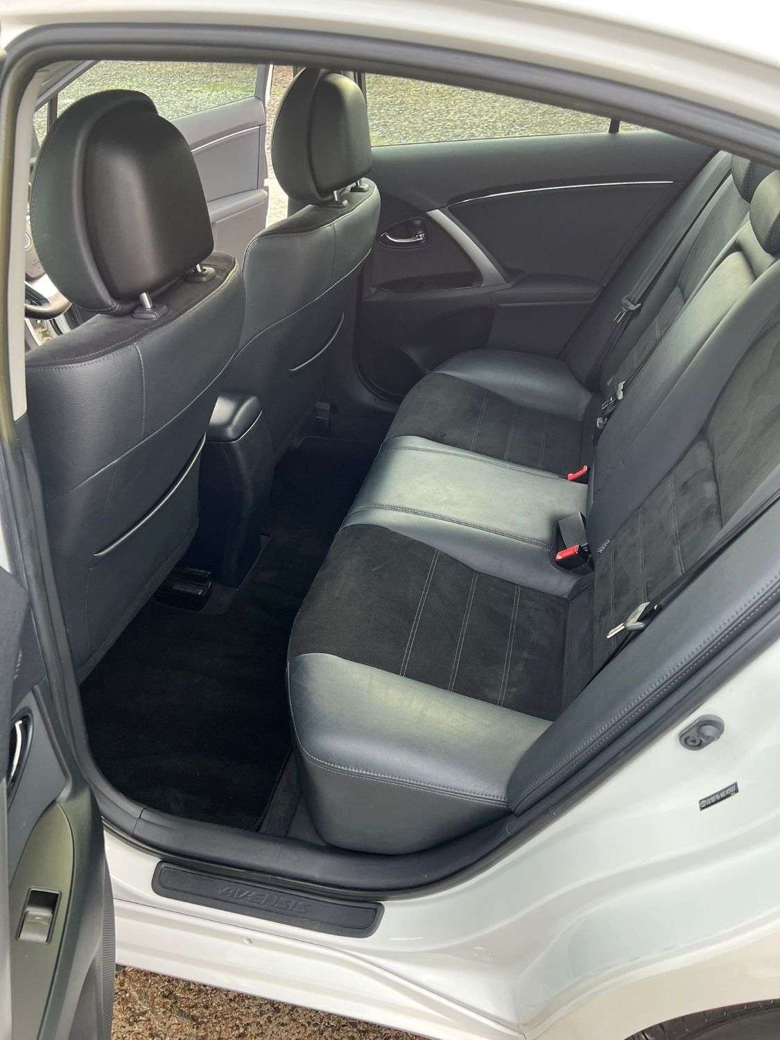 2015 TOYOTA AVENSIS 2015 TOYOTA AVENSIS