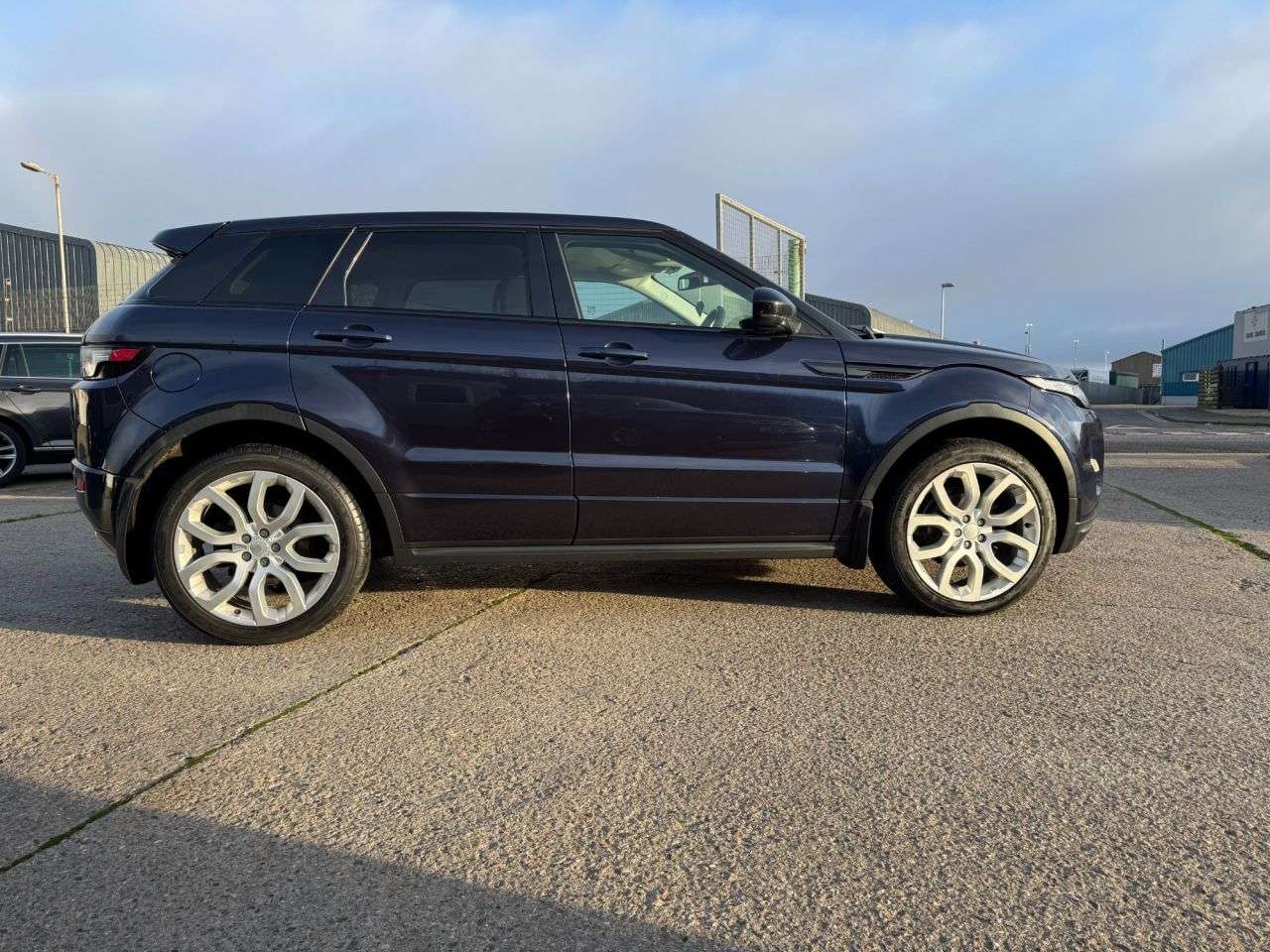 A 2014 LAND ROVER RANGE ROVER EVOQUE 2.2 SD4 Dynamic SUV 5dr Diesel Auto 4WD Euro 5 (s/s) (190 ps) A 2014 LAND ROVER RANGE ROVER EVOQUE 2.2 SD4 Dynamic SUV 5dr Diesel Auto 4WD Euro 5 (s/s) (190 ps)