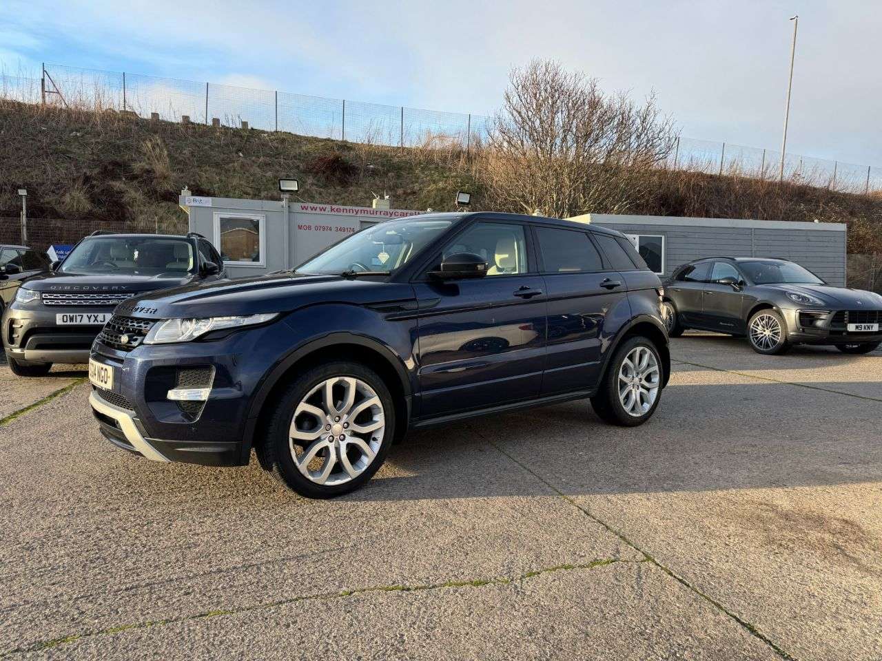 A 2014 LAND ROVER RANGE ROVER EVOQUE 2.2 SD4 Dynamic SUV 5dr Diesel Auto 4WD Euro 5 (s/s) (190 ps) A 2014 LAND ROVER RANGE ROVER EVOQUE 2.2 SD4 Dynamic SUV 5dr Diesel Auto 4WD Euro 5 (s/s) (190 ps)