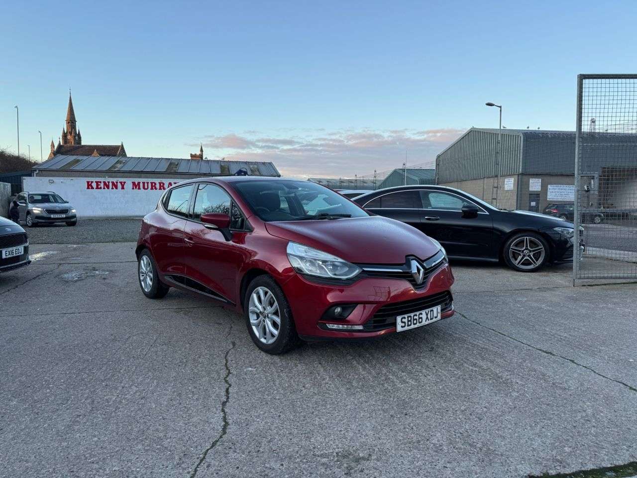 A 2016 RENAULT CLIO 1.2 16V Dynamique Nav Hatchback 5dr Petrol Manual Euro 6 (75 ps) A 2016 RENAULT CLIO 1.2 16V Dynamique Nav Hatchback 5dr Petrol Manual Euro 6 (75 ps)