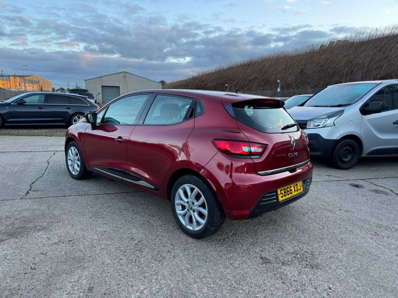 2016 RENAULT CLIO 2016 RENAULT CLIO