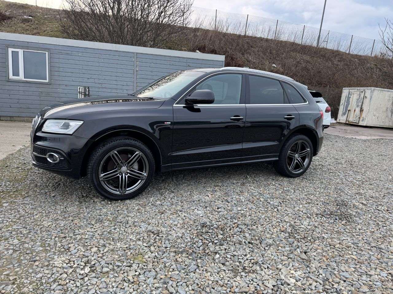 A 2016 AUDI Q5 2.0 TDI S line Plus SUV 5dr Diesel S Tronic quattro Euro 6 (s/s) (190 ps) A 2016 AUDI Q5 2.0 TDI S line Plus SUV 5dr Diesel S Tronic quattro Euro 6 (s/s) (190 ps)