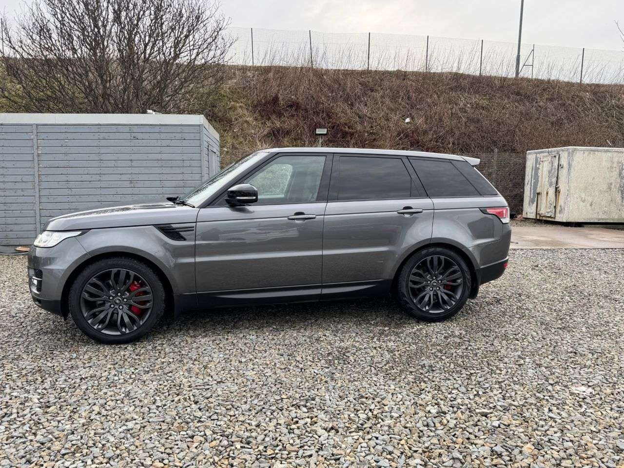 A 2017 LAND ROVER RANGE ROVER SPORT 3.0 SD V6 HSE Dynamic SUV 5dr Diesel Auto 4WD Euro 6 (s/s) (306 ps) A 2017 LAND ROVER RANGE ROVER SPORT 3.0 SD V6 HSE Dynamic SUV 5dr Diesel Auto 4WD Euro 6 (s/s) (306 ps)