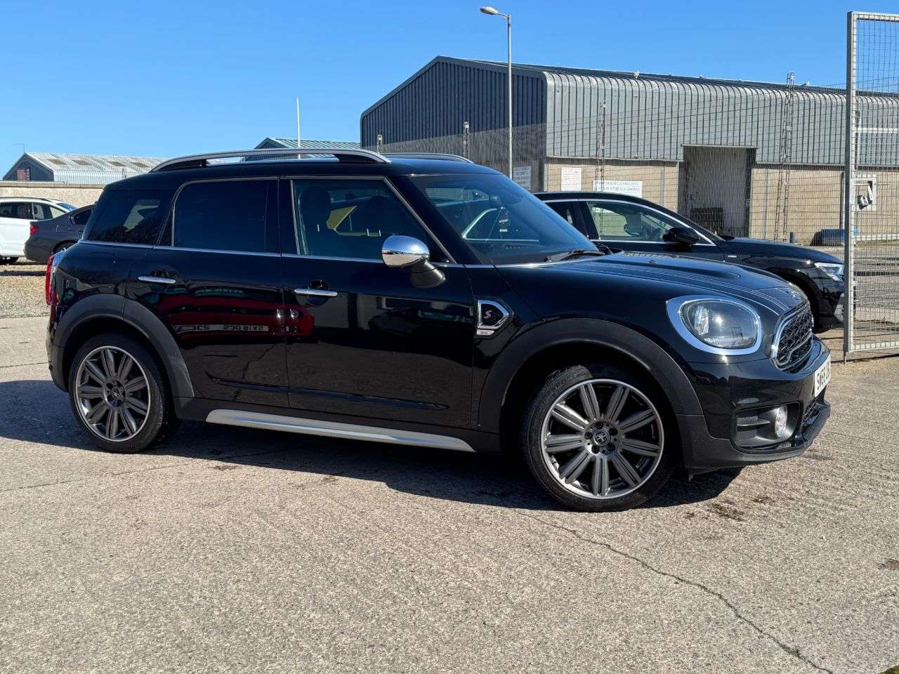 A 2018 MINI COUNTRYMAN 2.0 GPF Cooper S SUV 5dr Petrol Manual Euro 6 (s/s) (192 ps) A 2018 MINI COUNTRYMAN 2.0 GPF Cooper S SUV 5dr Petrol Manual Euro 6 (s/s) (192 ps)