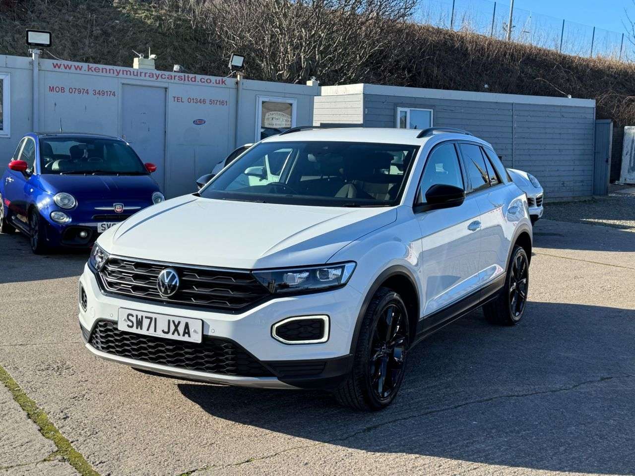 A 2022 VOLKSWAGEN T-ROC 1.0 TSI Black Edition SUV 5dr Petrol Manual Euro 6 (s/s) (110 ps) A 2022 VOLKSWAGEN T-ROC 1.0 TSI Black Edition SUV 5dr Petrol Manual Euro 6 (s/s) (110 ps)