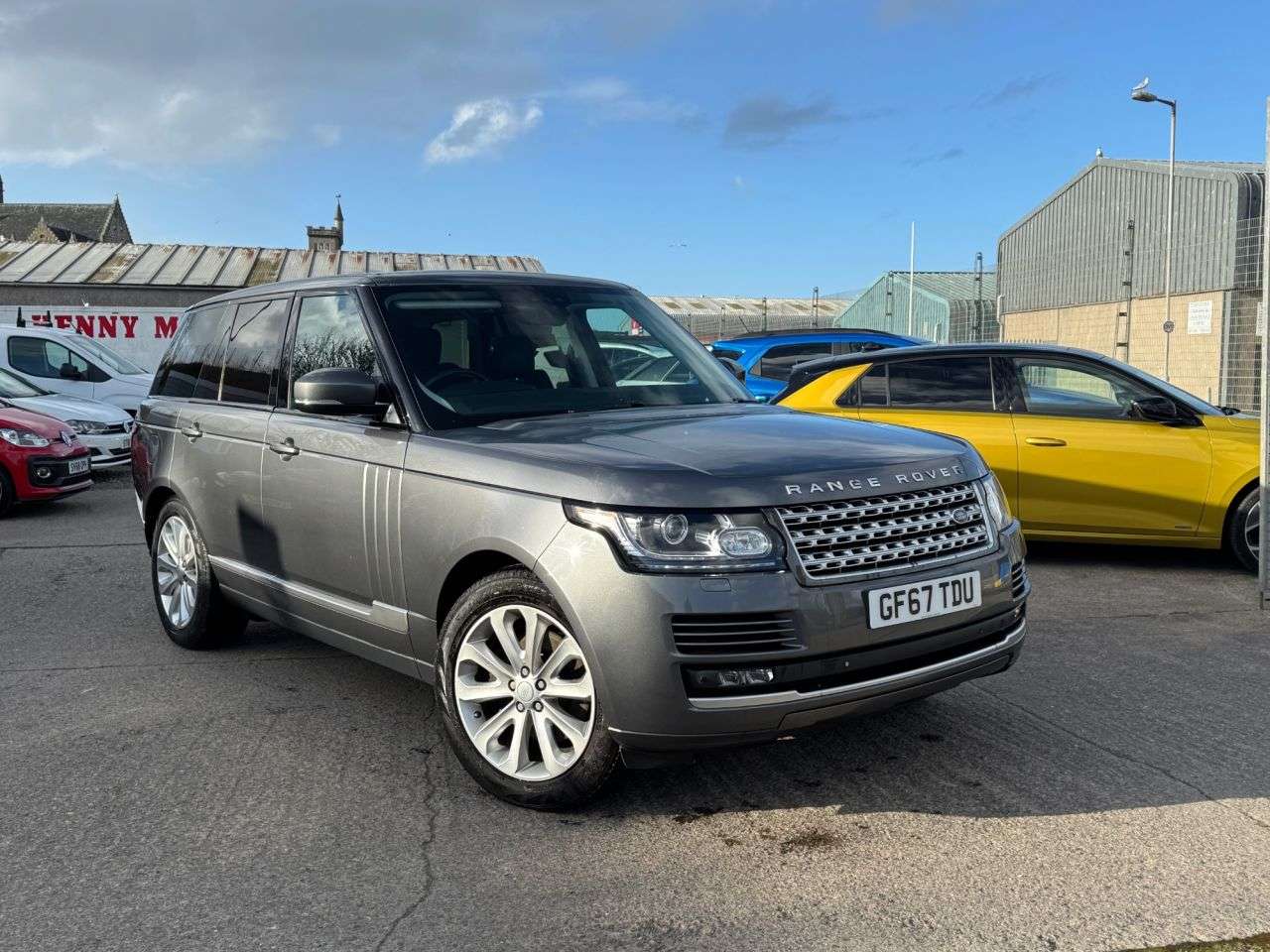 A 2017 LAND ROVER RANGE ROVER 3.0 TD V6 Vogue SUV 5dr Diesel Auto 4WD Euro 6 (s/s) (258 ps) A 2017 LAND ROVER RANGE ROVER 3.0 TD V6 Vogue SUV 5dr Diesel Auto 4WD Euro 6 (s/s) (258 ps)