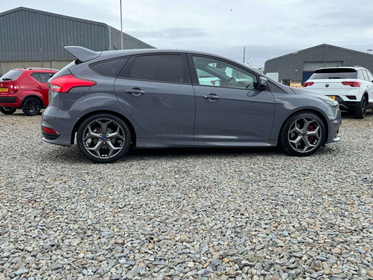 A 2016 FORD FOCUS 2.0T EcoBoost ST-3 Hatchback 5dr Petrol Manual Euro 6 (s/s) (250 ps) A 2016 FORD FOCUS 2.0T EcoBoost ST-3 Hatchback 5dr Petrol Manual Euro 6 (s/s) (250 ps)