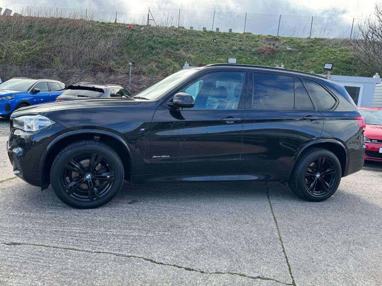 A 2014 BMW X5 3.0 30d M Sport SUV 5dr Diesel Auto xDrive Euro 6 (s/s) (258 ps) A 2014 BMW X5 3.0 30d M Sport SUV 5dr Diesel Auto xDrive Euro 6 (s/s) (258 ps)