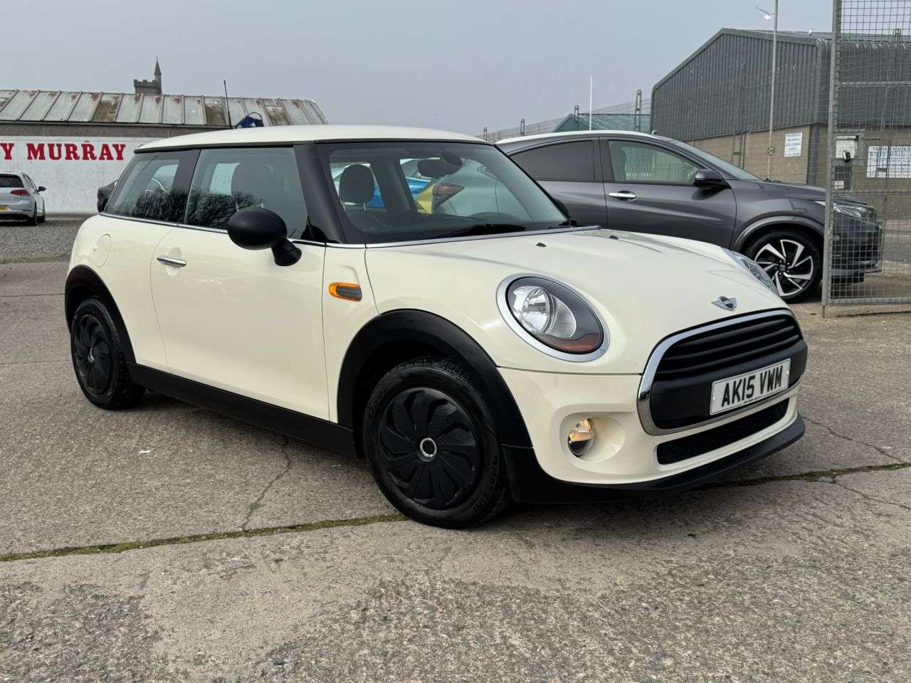 A 2015 MINI HATCH 1.2 One Hatchback 3dr Petrol Auto Euro 6 (s/s) (102 ps) A 2015 MINI HATCH 1.2 One Hatchback 3dr Petrol Auto Euro 6 (s/s) (102 ps)