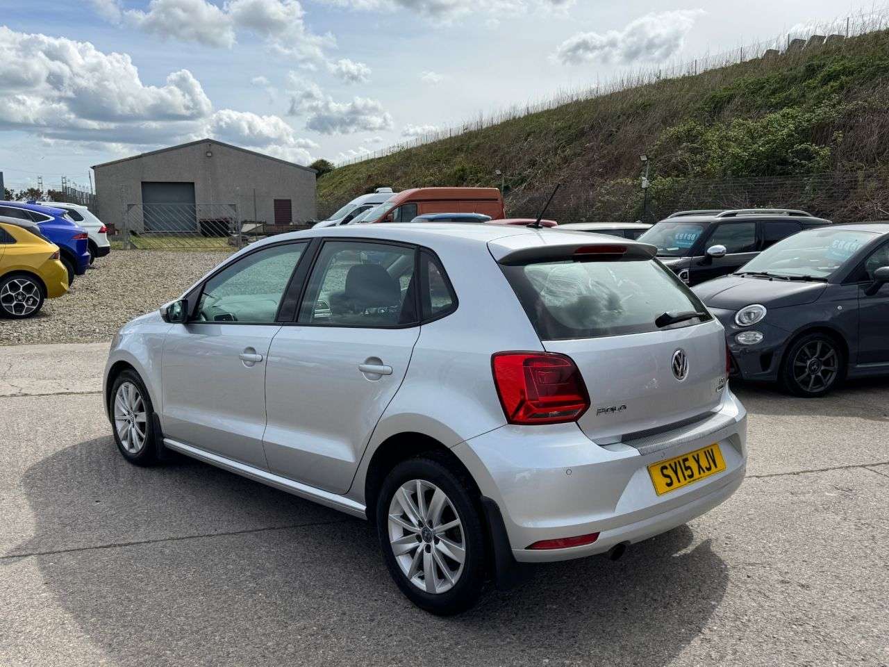 A 2015 VOLKSWAGEN POLO 1.2 TSI BlueMotion Tech SE Hatchback 5dr Petrol DSG Euro 6 (s/s) (90 ps) A 2015 VOLKSWAGEN POLO 1.2 TSI BlueMotion Tech SE Hatchback 5dr Petrol DSG Euro 6 (s/s) (90 ps)