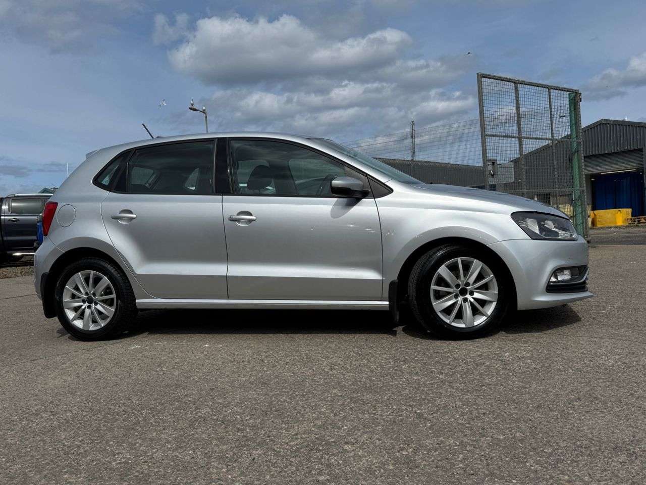 2015 VOLKSWAGEN POLO 2015 VOLKSWAGEN POLO
