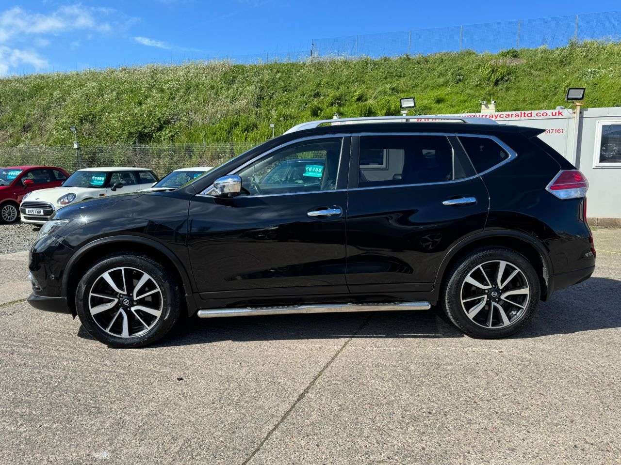 A 2016 NISSAN X-TRAIL 1.6 dCi Tekna SUV 5dr Diesel Manual 4WD Euro 6 (s/s) (130 ps) A 2016 NISSAN X-TRAIL 1.6 dCi Tekna SUV 5dr Diesel Manual 4WD Euro 6 (s/s) (130 ps)