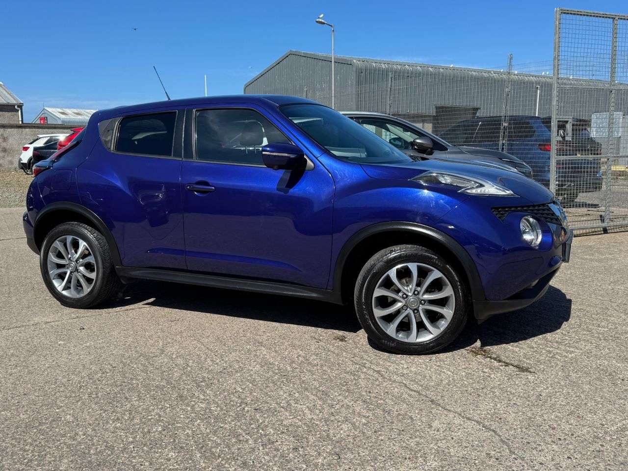 A 2016 NISSAN JUKE 1.2 DIG-T Tekna SUV 5dr Petrol Manual Euro 6 (s/s) (115 ps) A 2016 NISSAN JUKE 1.2 DIG-T Tekna SUV 5dr Petrol Manual Euro 6 (s/s) (115 ps)