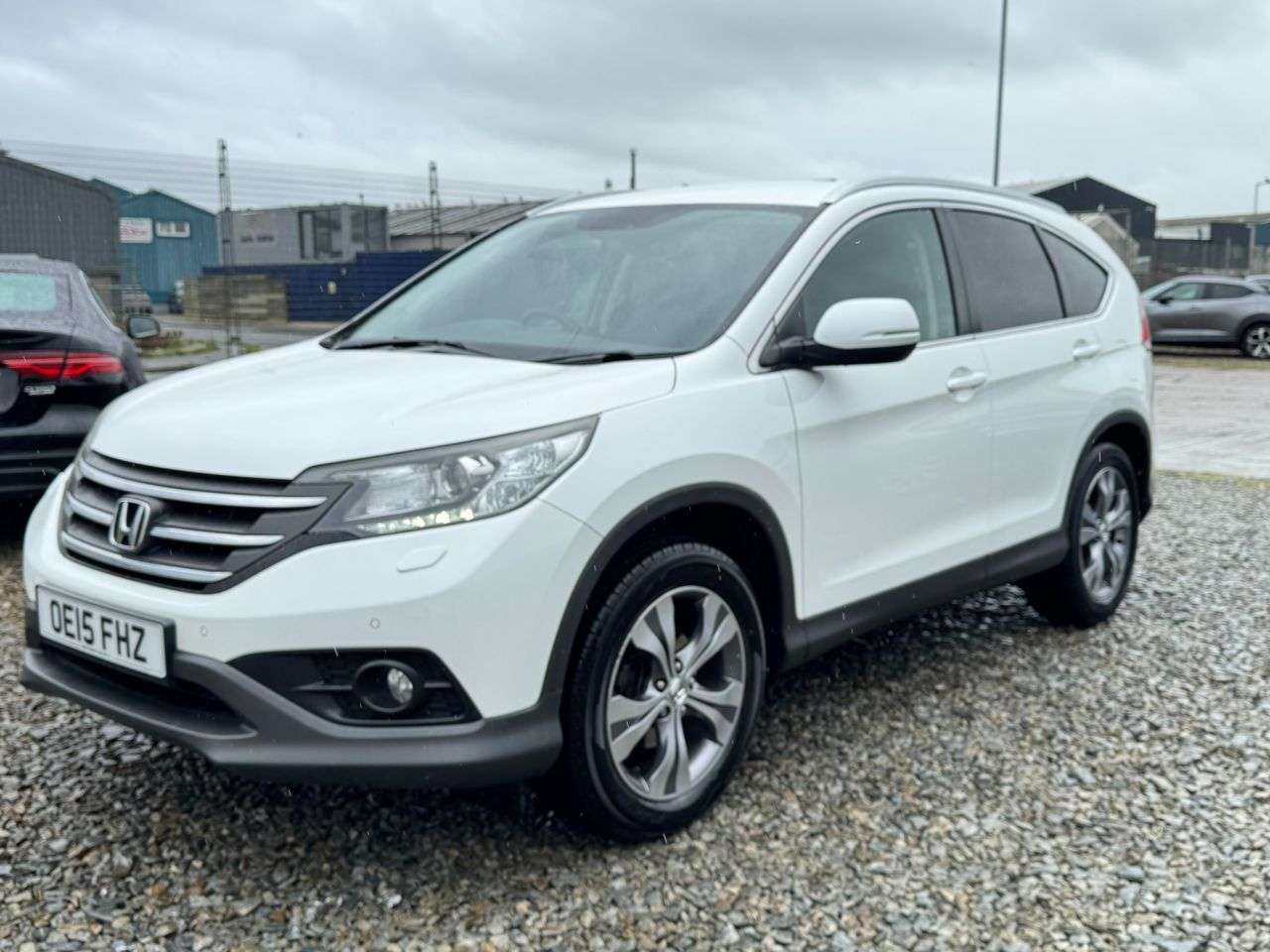 A 2015 HONDA CR-V 2.0 i-VTEC SR SUV 5dr Petrol Auto 4WD Euro 5 (155 ps) A 2015 HONDA CR-V 2.0 i-VTEC SR SUV 5dr Petrol Auto 4WD Euro 5 (155 ps)