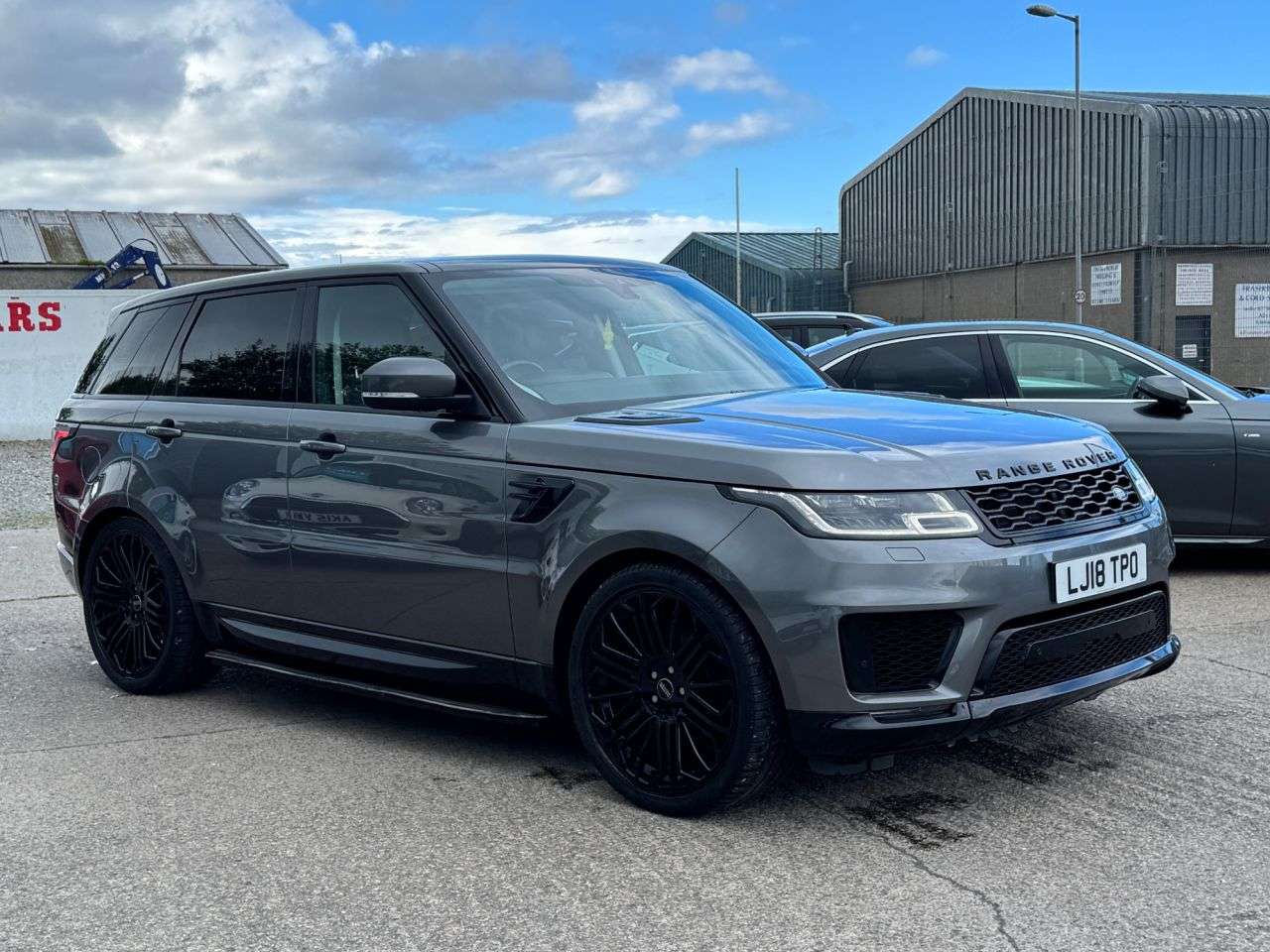 A 2018 LAND ROVER RANGE ROVER SPORT 3.0 SD V6 HSE SUV 5dr Diesel Auto 4WD Euro 6 (s/s) (306 ps) A 2018 LAND ROVER RANGE ROVER SPORT 3.0 SD V6 HSE SUV 5dr Diesel Auto 4WD Euro 6 (s/s) (306 ps)