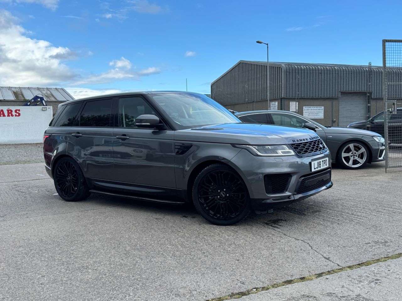 A 2018 LAND ROVER RANGE ROVER SPORT 3.0 SD V6 HSE SUV 5dr Diesel Auto 4WD Euro 6 (s/s) (306 ps) A 2018 LAND ROVER RANGE ROVER SPORT 3.0 SD V6 HSE SUV 5dr Diesel Auto 4WD Euro 6 (s/s) (306 ps)