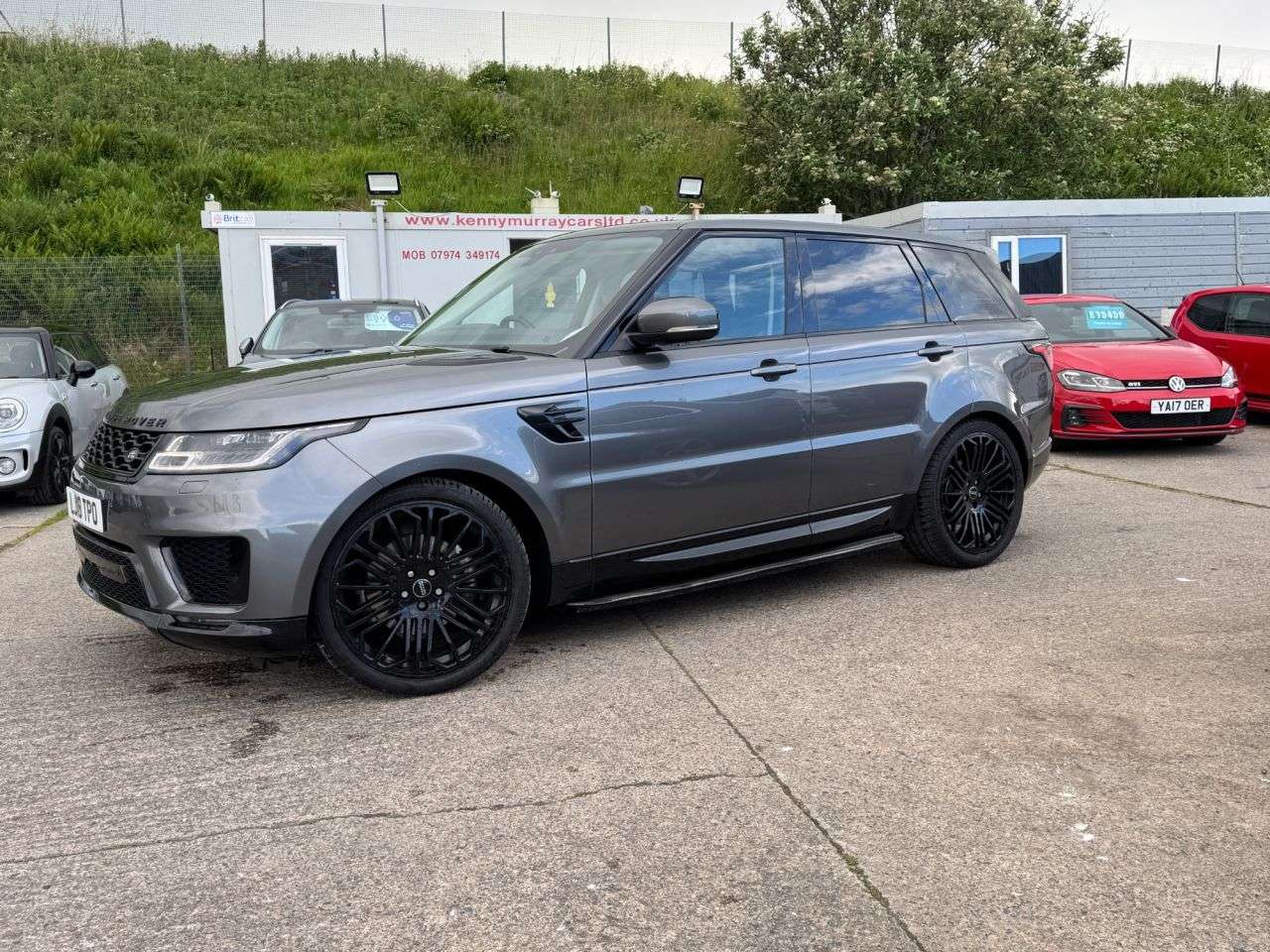 A 2018 LAND ROVER RANGE ROVER SPORT 3.0 SD V6 HSE SUV 5dr Diesel Auto 4WD Euro 6 (s/s) (306 ps) A 2018 LAND ROVER RANGE ROVER SPORT 3.0 SD V6 HSE SUV 5dr Diesel Auto 4WD Euro 6 (s/s) (306 ps)