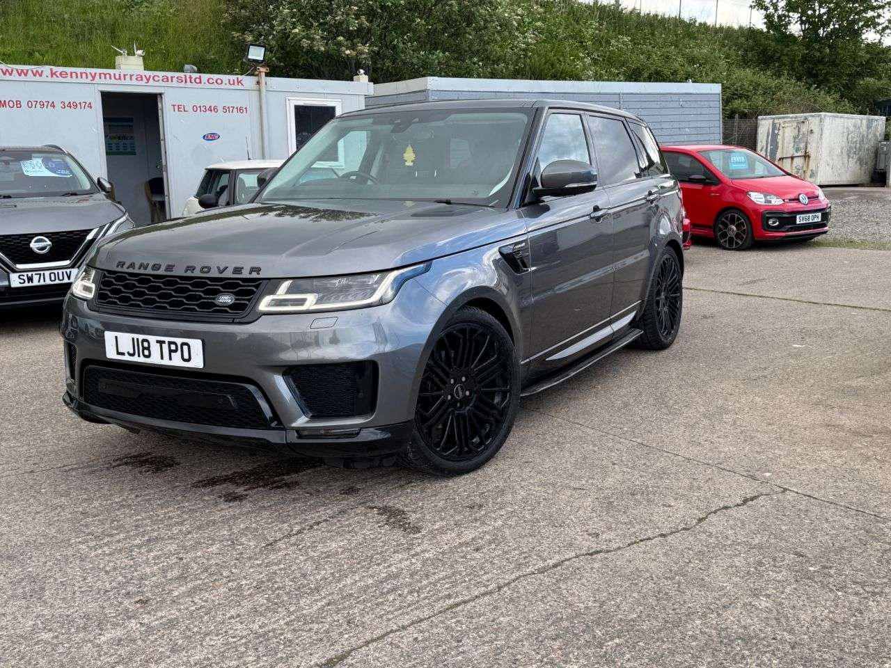 A 2018 LAND ROVER RANGE ROVER SPORT 3.0 SD V6 HSE SUV 5dr Diesel Auto 4WD Euro 6 (s/s) (306 ps) A 2018 LAND ROVER RANGE ROVER SPORT 3.0 SD V6 HSE SUV 5dr Diesel Auto 4WD Euro 6 (s/s) (306 ps)
