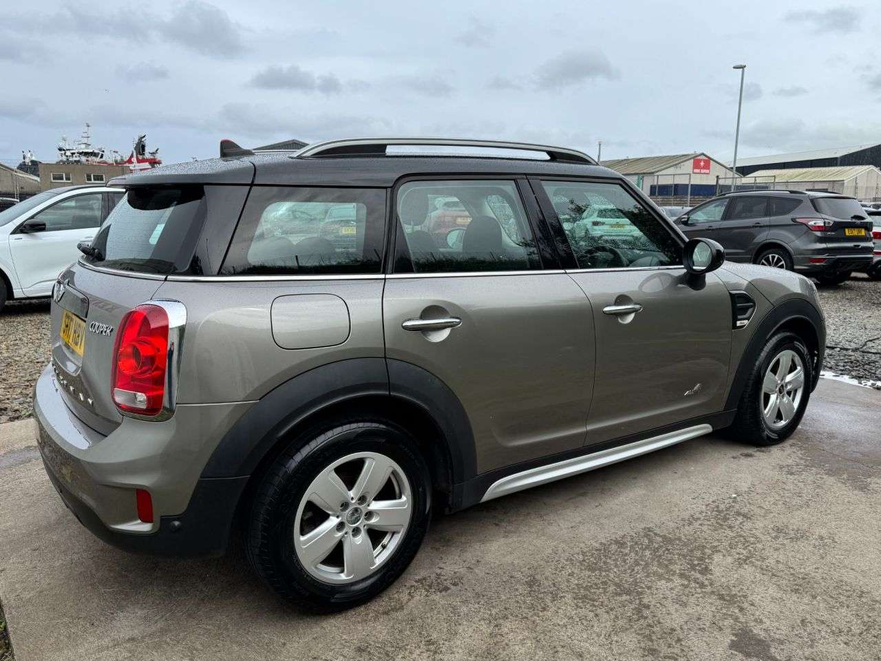 A 2017 MINI COUNTRYMAN 1.5 Cooper SUV 5dr Petrol Auto 6Spd ALL4 Euro 6 (s/s) (136 ps) A 2017 MINI COUNTRYMAN 1.5 Cooper SUV 5dr Petrol Auto 6Spd ALL4 Euro 6 (s/s) (136 ps)