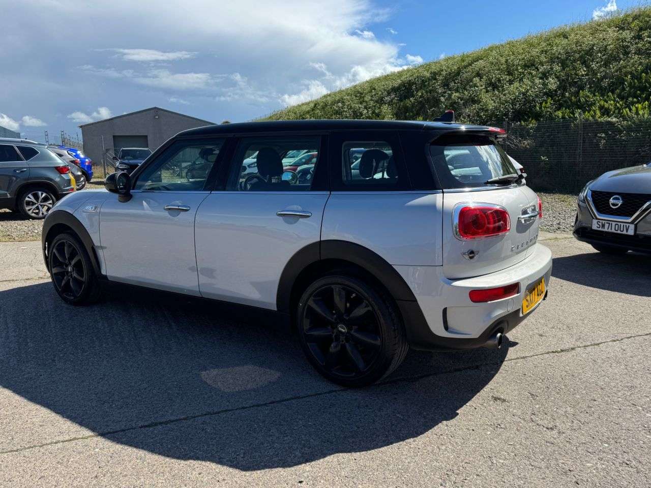 A 2017 MINI CLUBMAN 2.0 Cooper S Estate 6dr Petrol Manual Euro 6 (s/s) (192 ps) A 2017 MINI CLUBMAN 2.0 Cooper S Estate 6dr Petrol Manual Euro 6 (s/s) (192 ps)