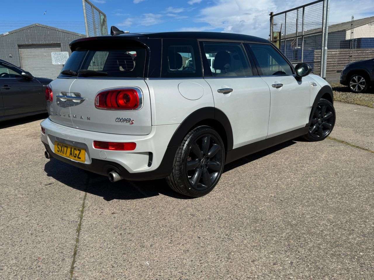 2017 MINI CLUBMAN 2017 MINI CLUBMAN