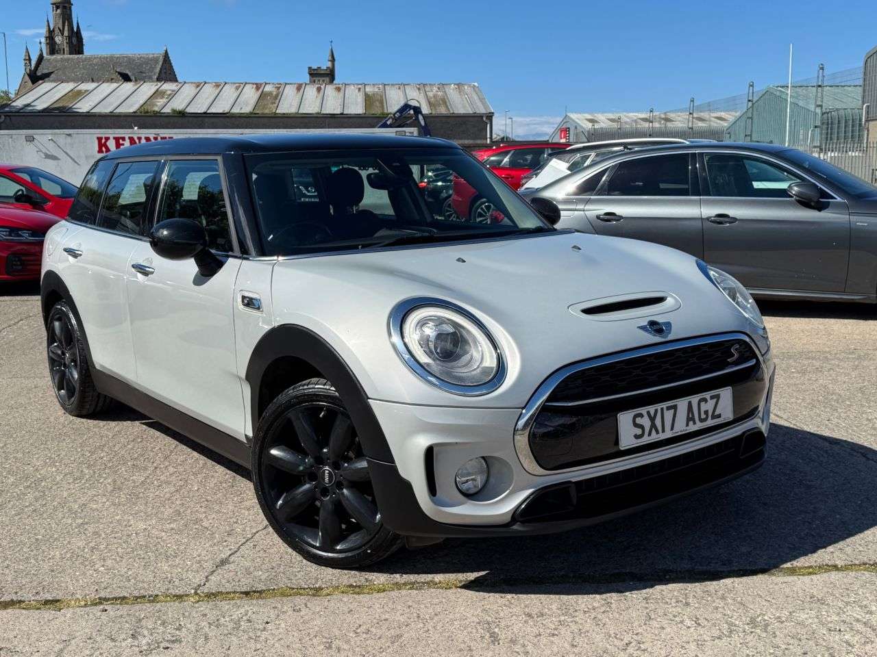 2017 MINI CLUBMAN 2017 MINI CLUBMAN