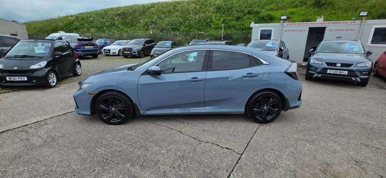 A 2018 HONDA CIVIC 1.6 i-DTEC SR Hatchback 5dr Diesel Manual Euro 6 (s/s) (120 ps) A 2018 HONDA CIVIC 1.6 i-DTEC SR Hatchback 5dr Diesel Manual Euro 6 (s/s) (120 ps)